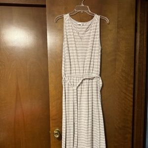 Maxi sleeveless stripped dress